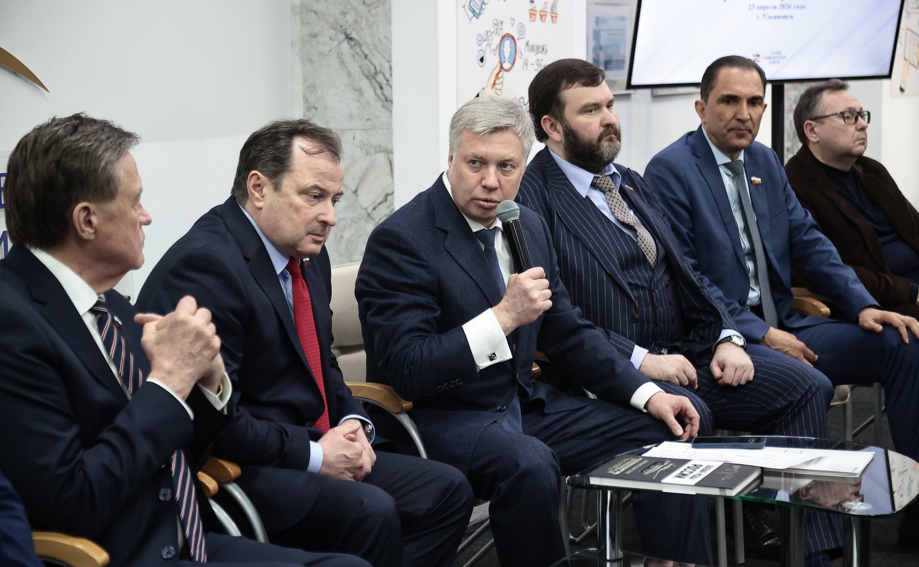 Сенаторы провели встречу с участниками проекта Герои Сибирской земли