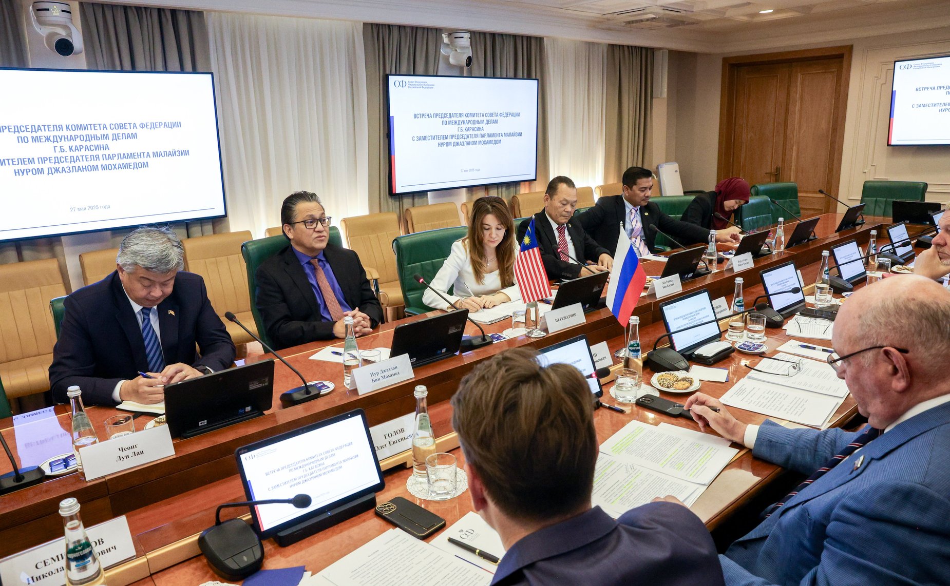Григорий Карасин провел встречу с заместителем Председателя Сената Парламента Малайзии Нуром Джазланом Мохамедом