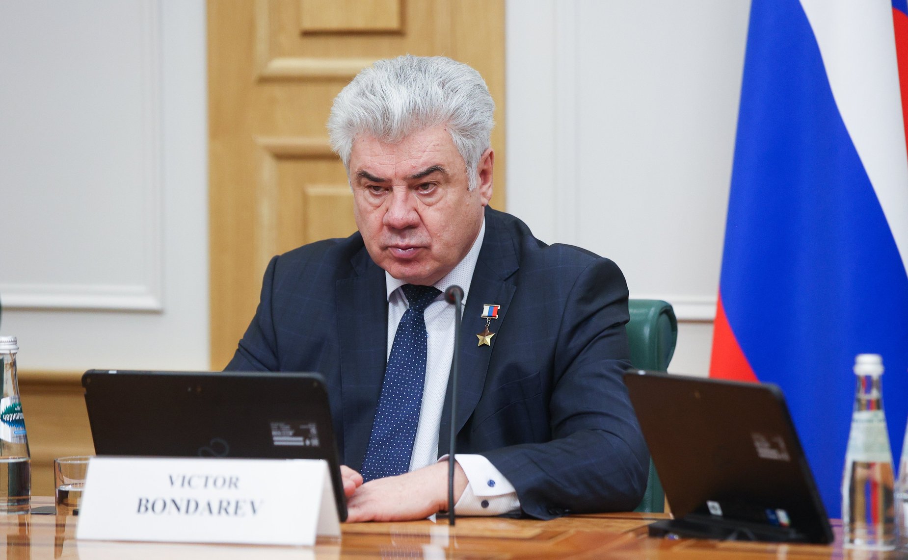Виктор Бондарев