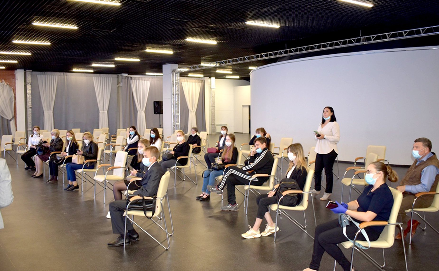 На церемонии награждения благодарственными письмами победителей Всероссийского конкурса «Портрет твоего края»