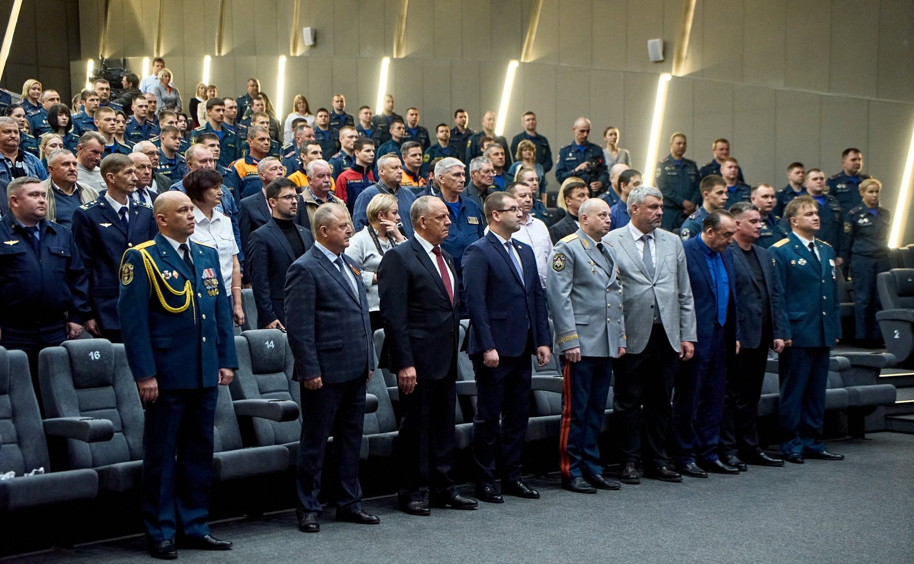 Сергей Митин принял участие в торжественном мероприятии, посвященном Дню пожарной охраны России в Великом Новгороде