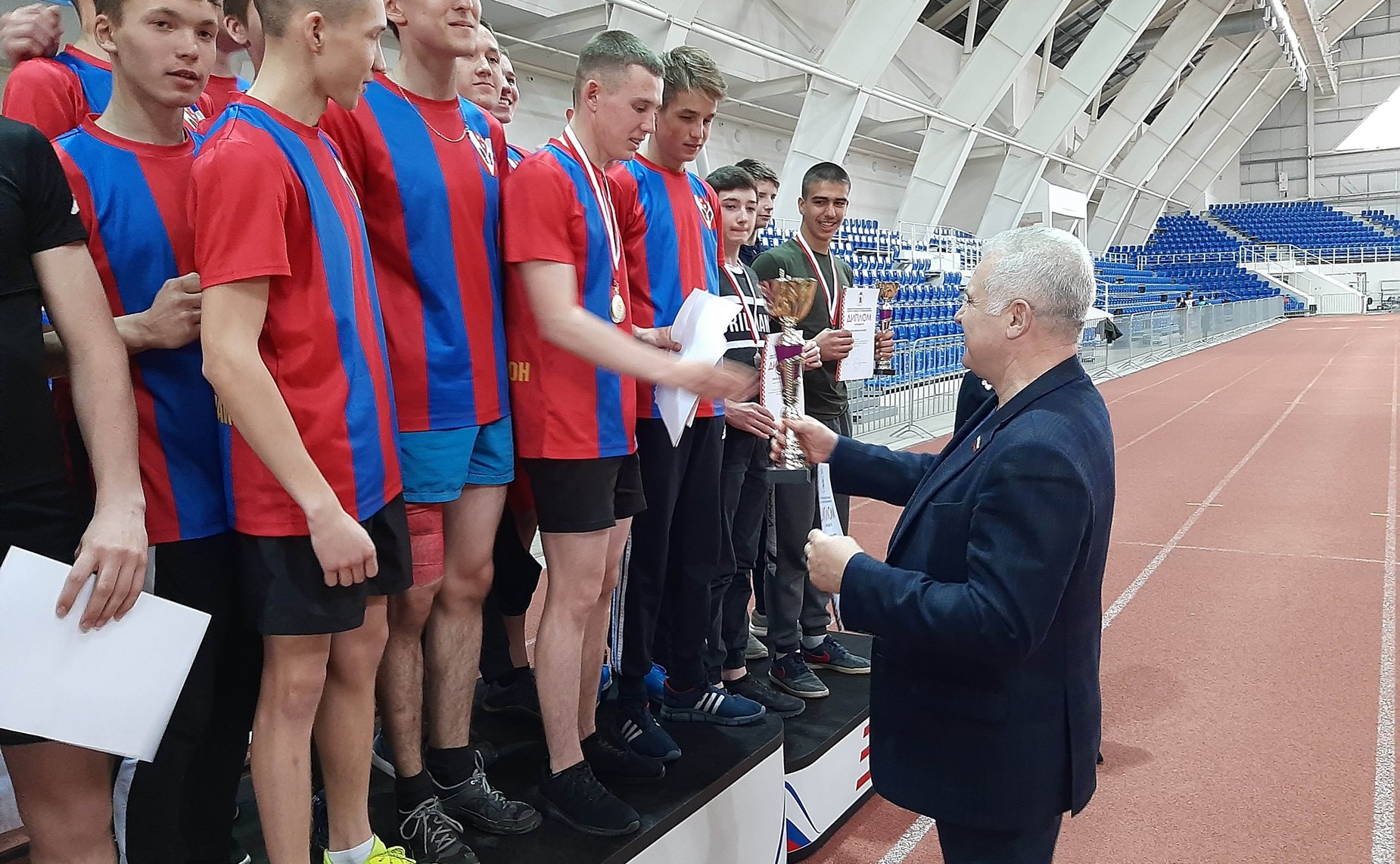 Сергей Мартынов посетил один из крупнейших спортивных объектов Республики — легкоатлетический манеж Арена «Марий Эл»