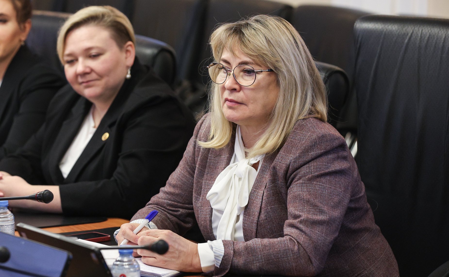 Владимир Джабаров провел встречу с сотрудниками Росфинмониторинга