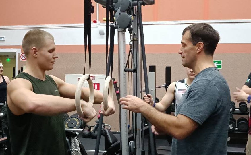 Эдуард Исаков провел тренировку студентам Югорского государственного университета (ЮГУ)