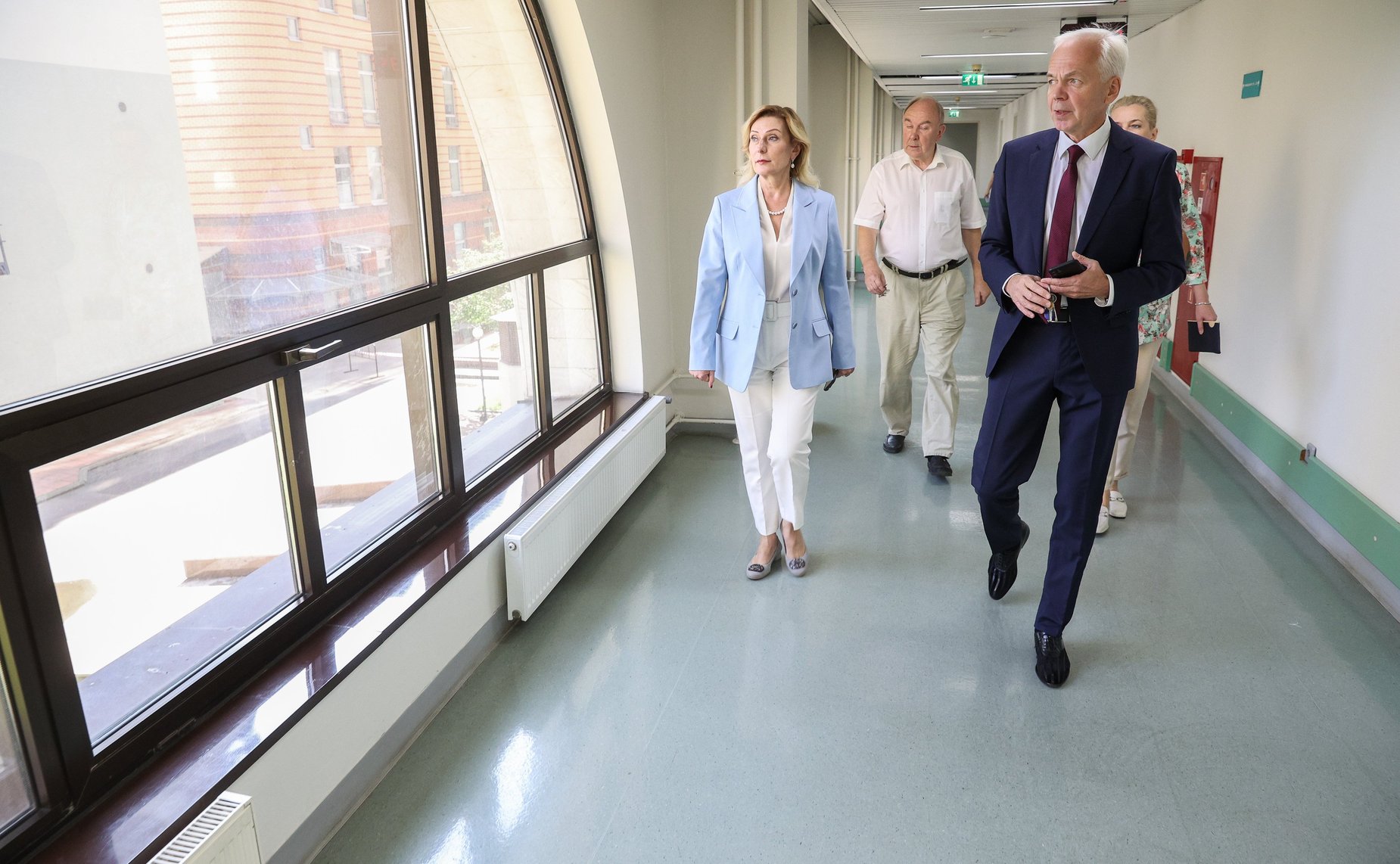 Заместитель Председателя Совета Федерации Инна Святенко посетила Национальный медицинский исследовательский центр нейрохирургии имени академика Н.Н. Бурденко