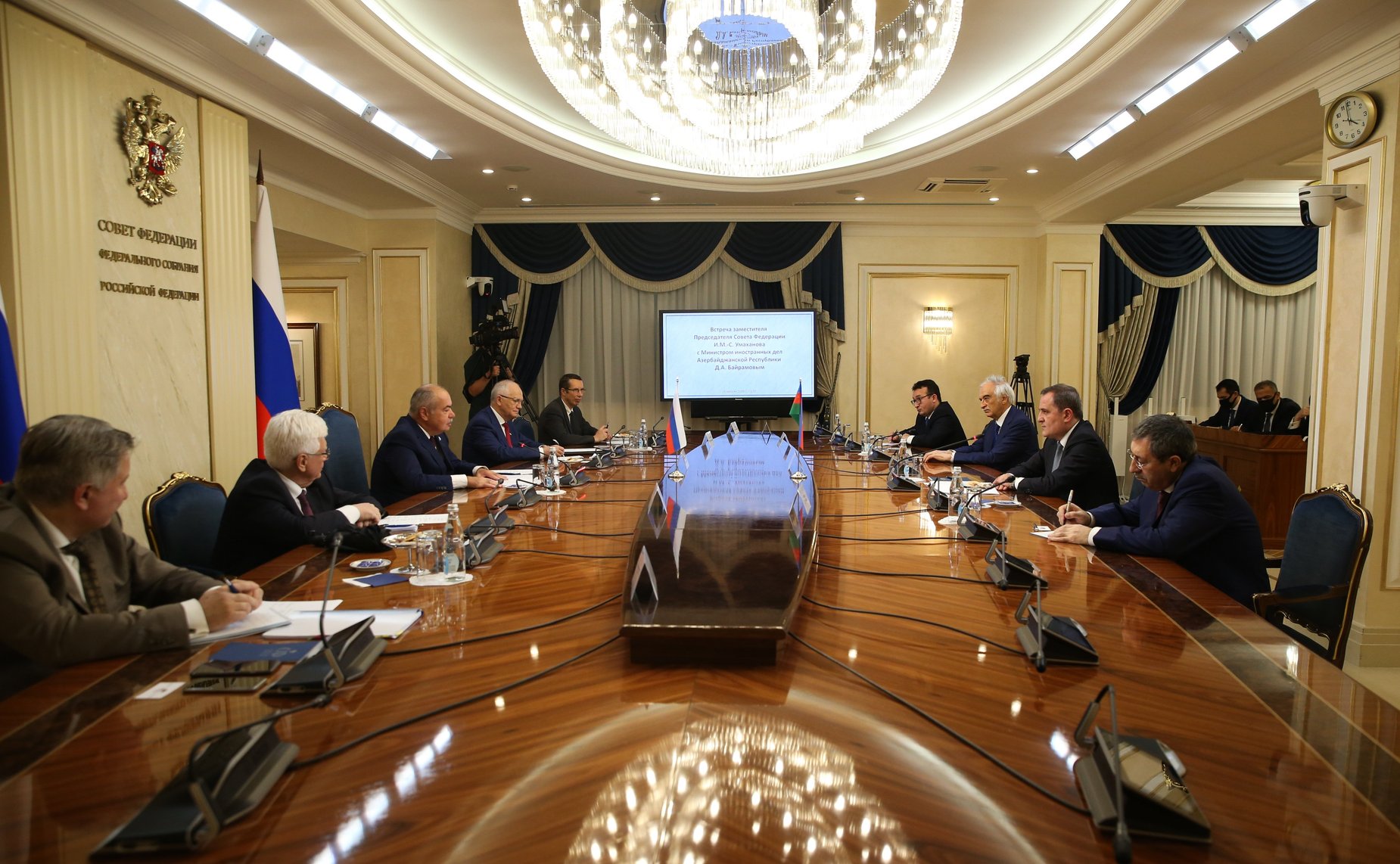 Заместитель Председателя Совета Федерации Ильяс Умаханов провел встречу с Министром иностранных дел Азербайджанской Республики Джейхуном Байрамовым