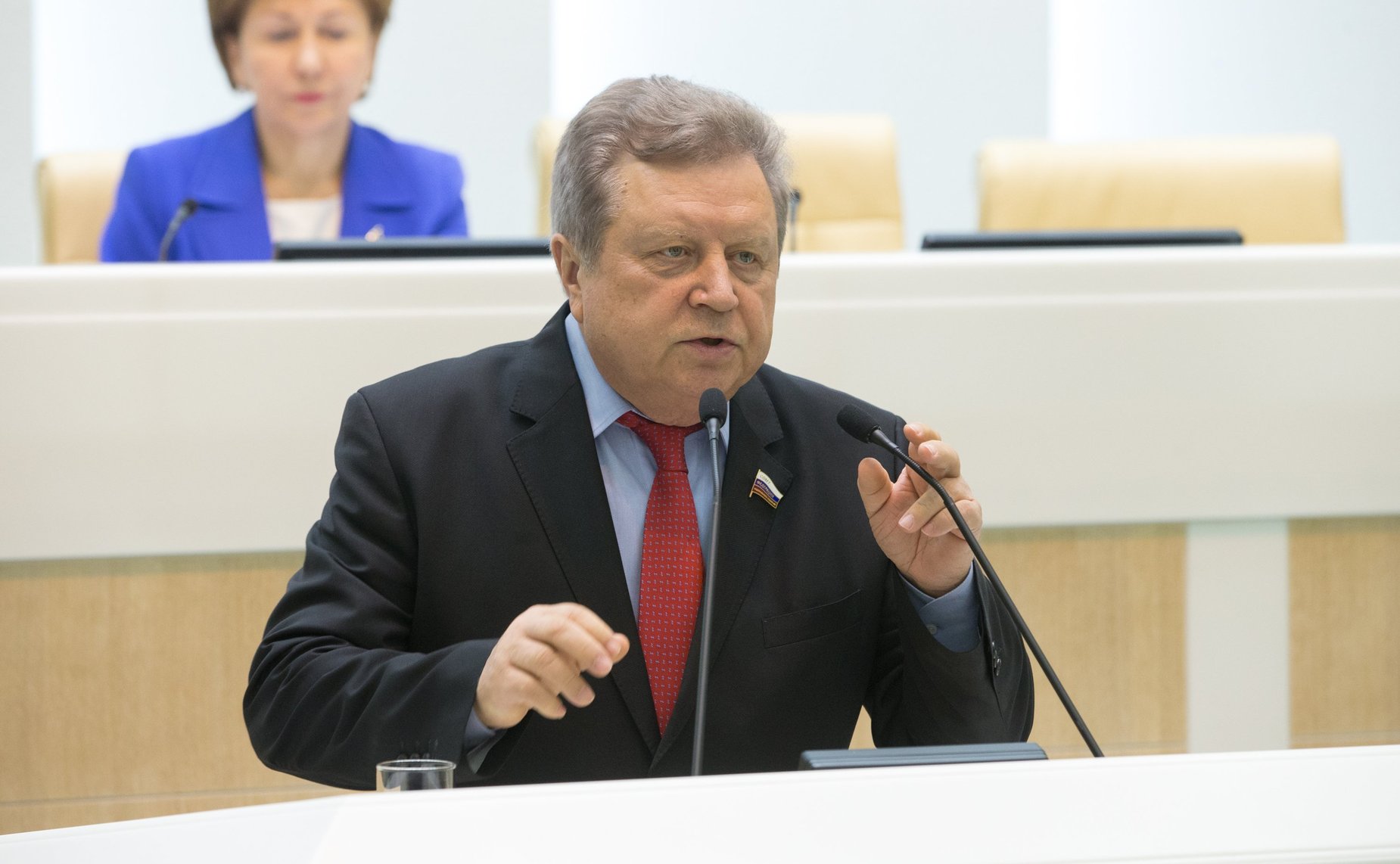 Е. Серебренников