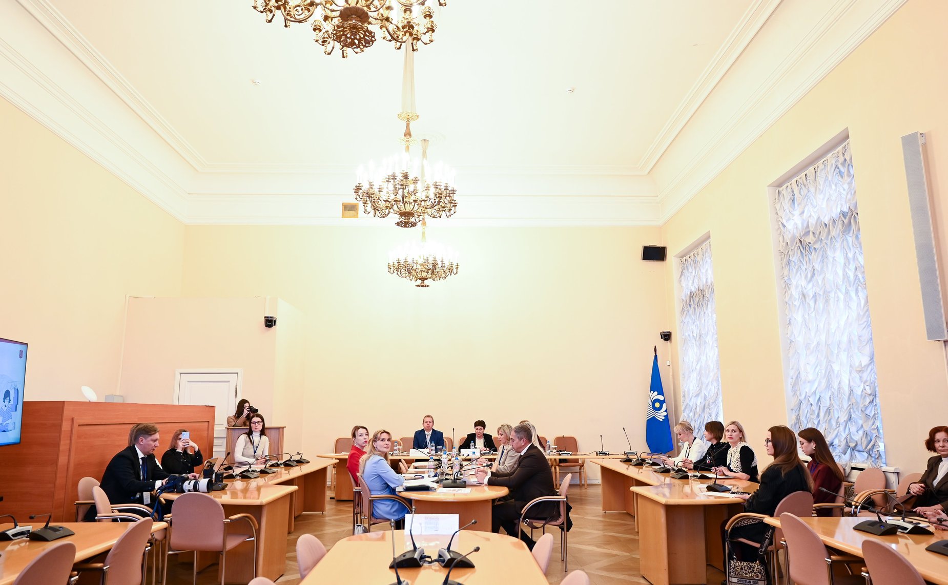 Круглый стол «Модели кадрового обеспечения предприятий легкой промышленности: от изменений бизнес-моделей до иностранной рабочей силы». III международный форум «Содружество моды»