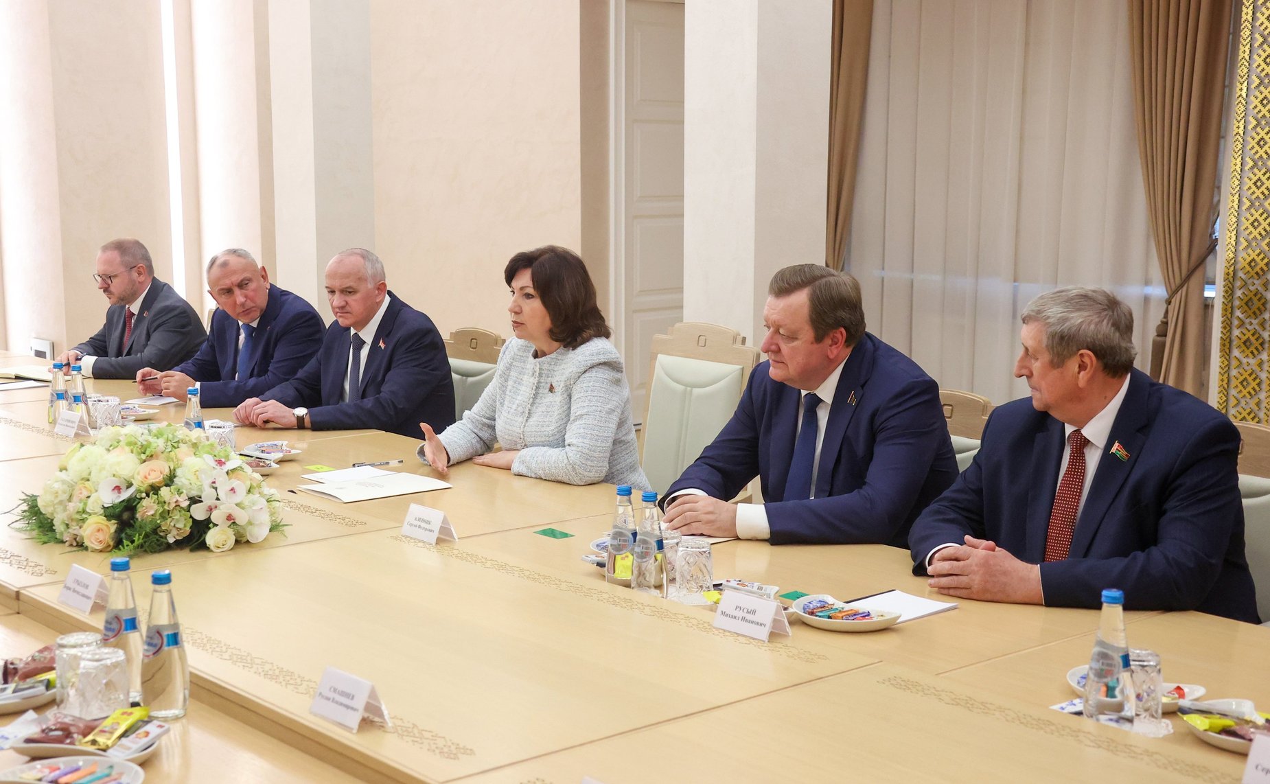 Встреча сенаторов с Председателем Совета Республики Национального собрания Беларуси Натальей Кочановой (фото: Пресс-служба Совета Республики Национального собрания Беларуси)