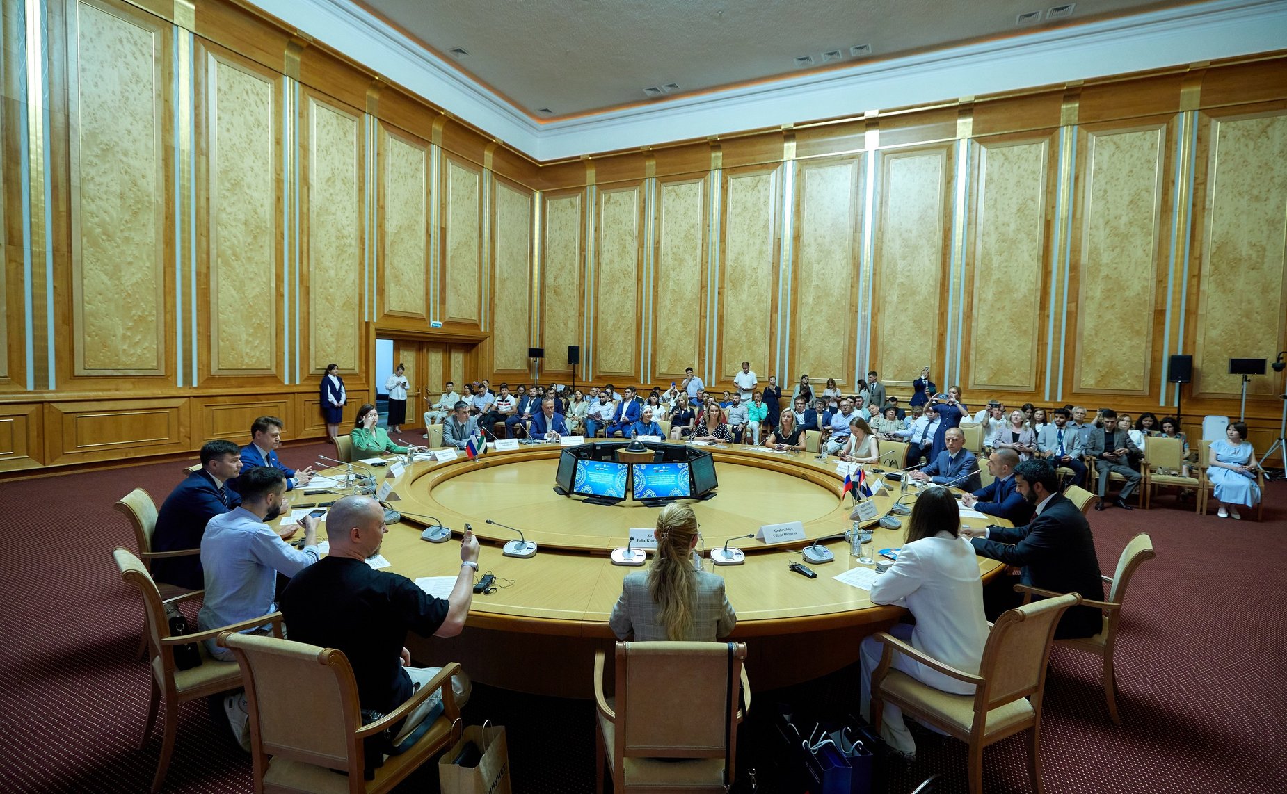 Олег Голов в Уфе принял участие в конференции «Евразийский торгово-промышленный хаб в Абу-Даби. Возможности для производства и ведения бизнеса в ОАЭ и странах Персидского залива»