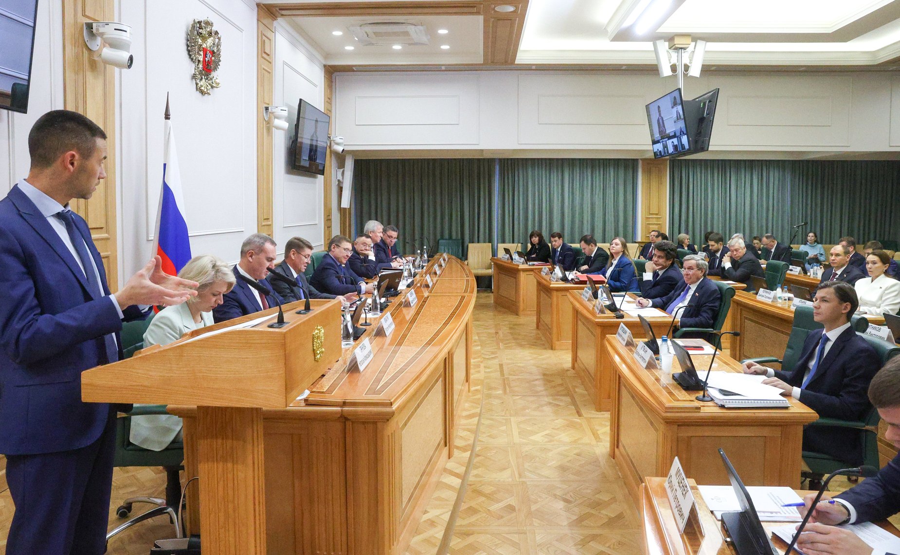 Заседание Совета по вопросам жилищного строительства и содействия развития жилищно-коммунального комплекса при Совете Федерации