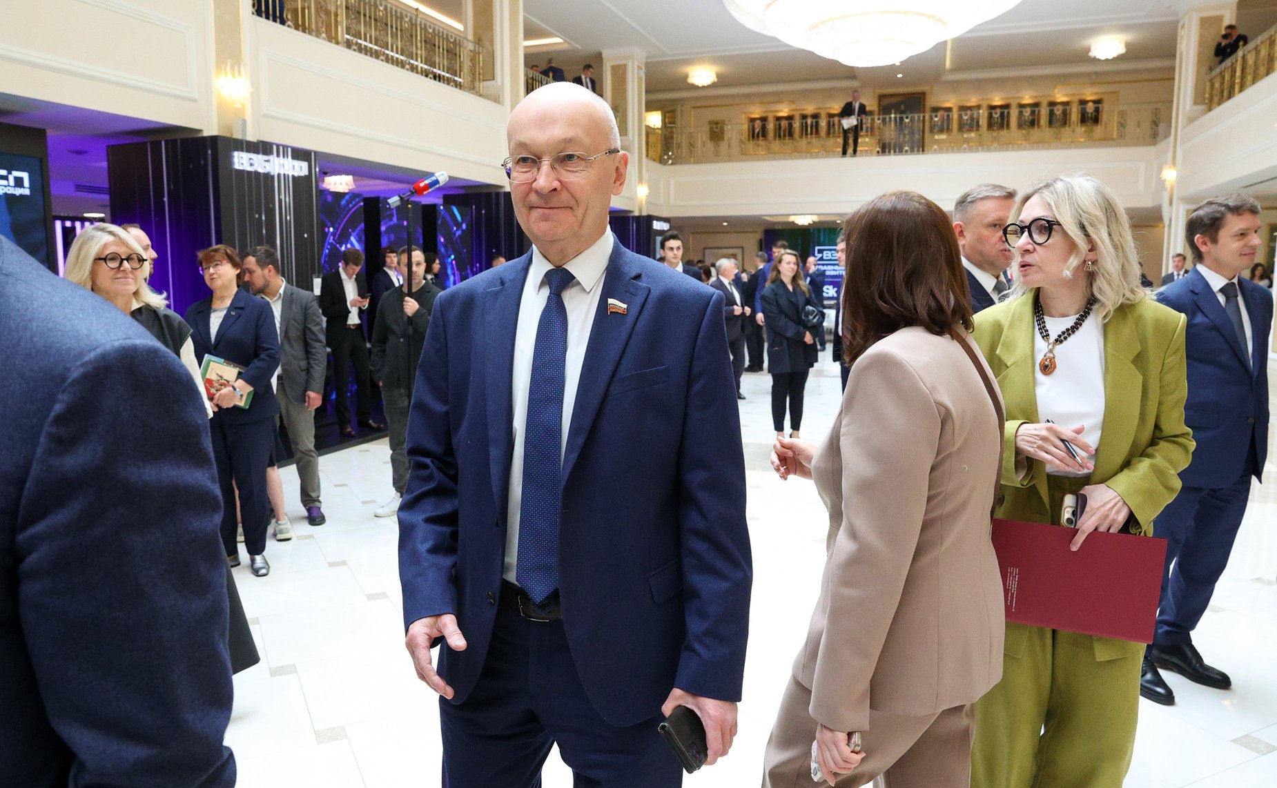 Валентина Матвиенко и Игорь Шувалов осмотрели выставку проектов, получивших поддержку институтов развития ВЭБ.РФ