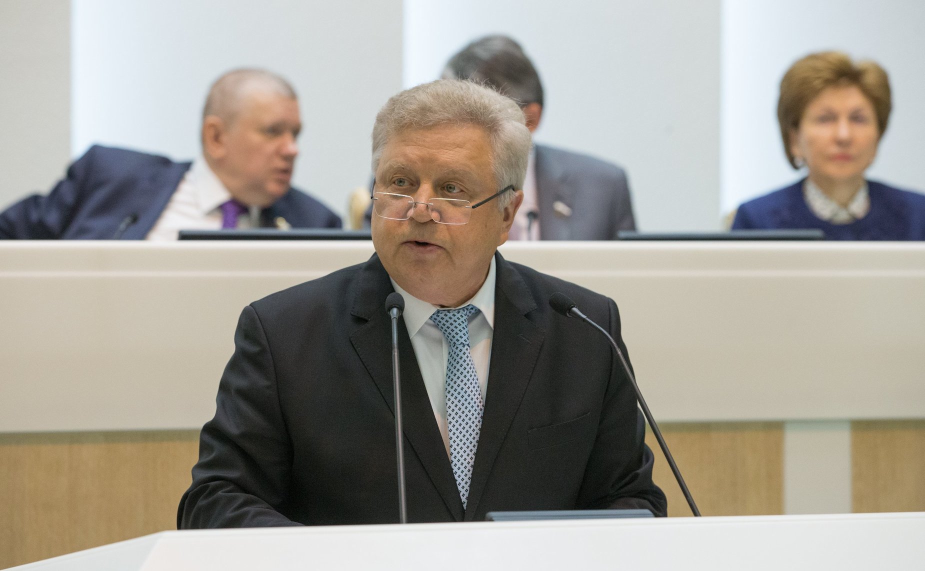 Е. Серебренников