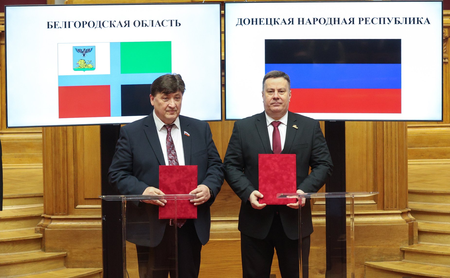 Церемония подписания соглашений о сотрудничестве между законодательными органами субъектов Российской Федерации