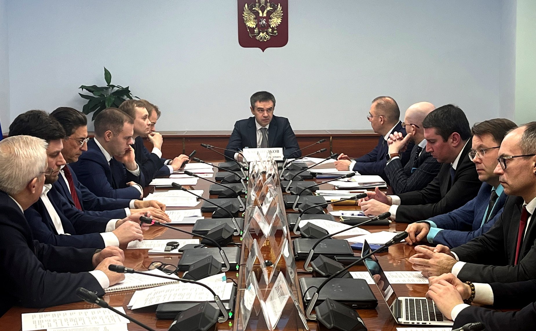 Мурат Хапсироков провел совещание по вопросам совершенствования законодательного регулирования с целью создания условий для привлечения частных инвестиций в космическую отрасль