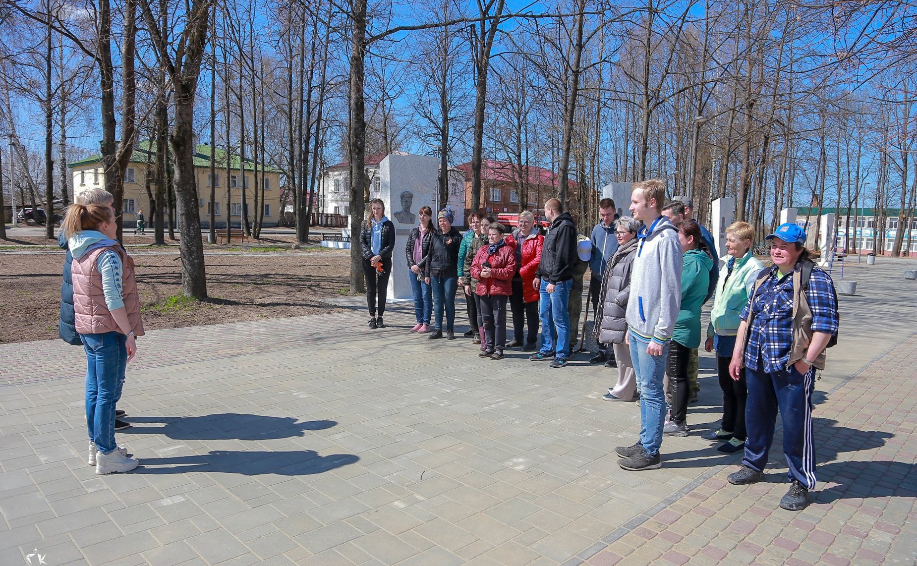 Ирина Кожанова вместе с волонтерами провела «День добрых дел» на территории Велижского района