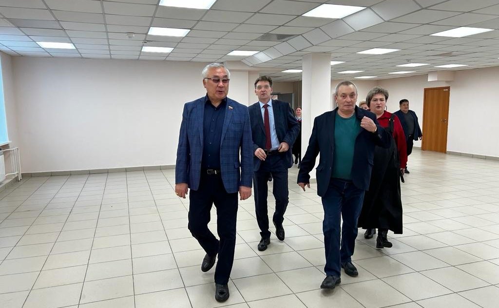 Баир Жамсуев посетил в Забайкальском крае школы, построенные и отремонтированные в прошлом году