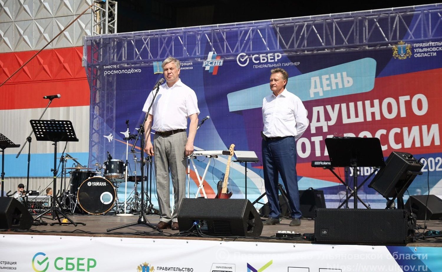 Сергей Рябухин поздравил жителей Ульяновской области с Днем Воздушного Флота России