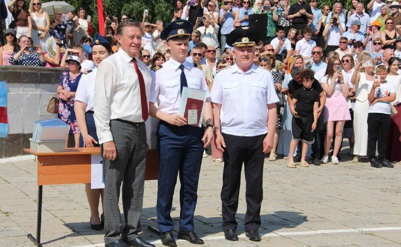 Сергей Рябухин в ходе рабочей поездки в регион принял участие в торжественной церемонии вручения дипломов выпускникам Ульяновского института гражданской авиации имени главного маршала авиации Б.П. Бугаева