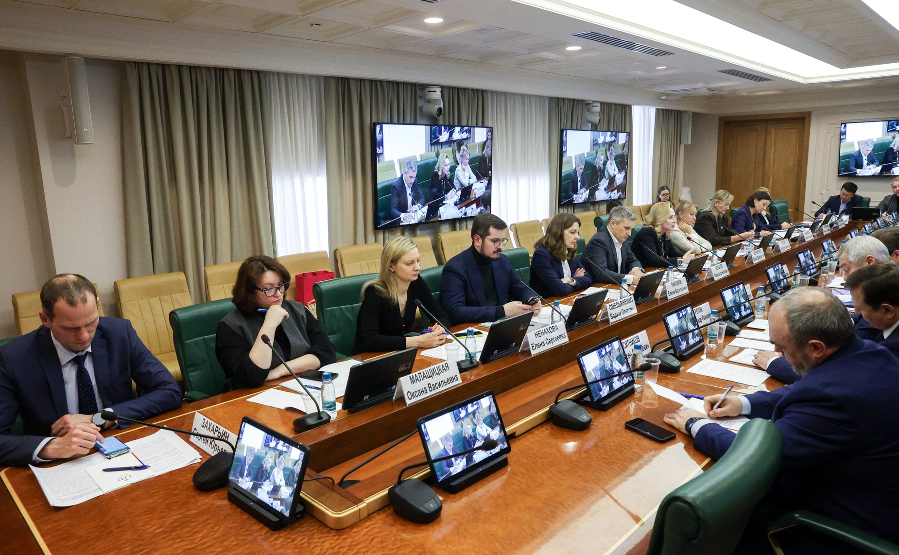 Совещание Комитета СФ по федеративному устройству, региональной политике, местному самоуправлению и делам Севера «О проблемах реализации законодательства Российской Федерации о долевом строительстве»