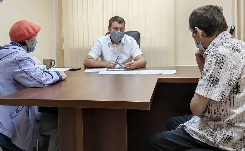 Иван Абрамов провел в Благовещенске приём граждан по личным вопросам