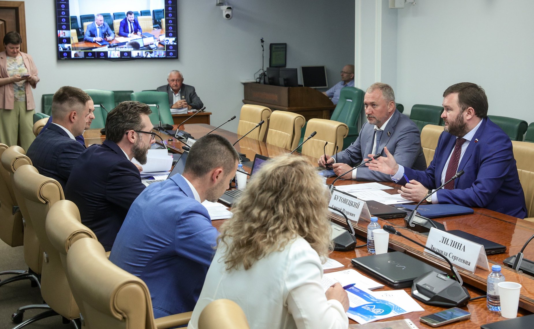 Круглый стол Комитета Совета Федерации по экономической политике