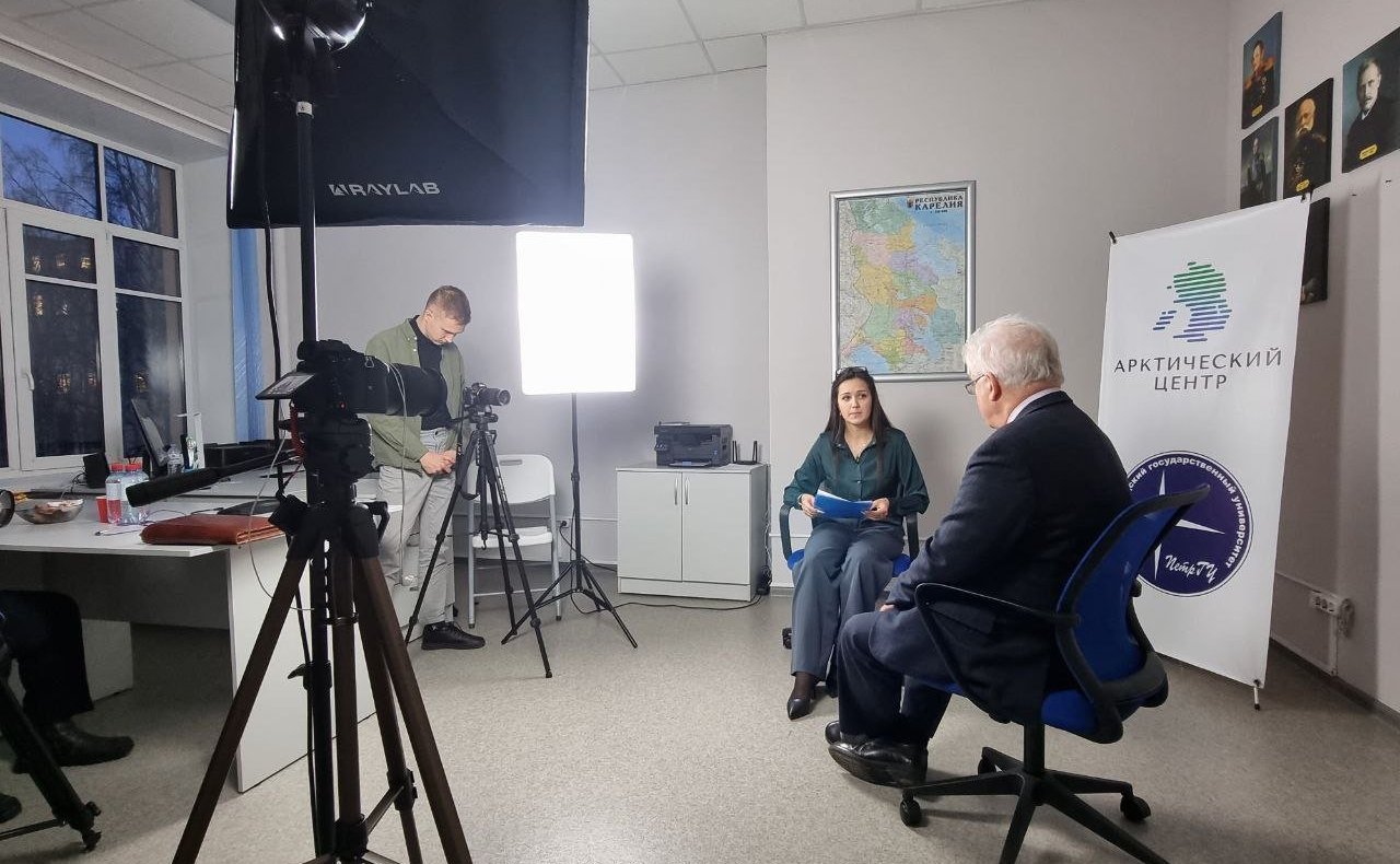 Владимир Чижов в рамках рабочей поездки в регион посетил Петрозаводский государственный университет (ПетрГУ) и Арктический центр университета