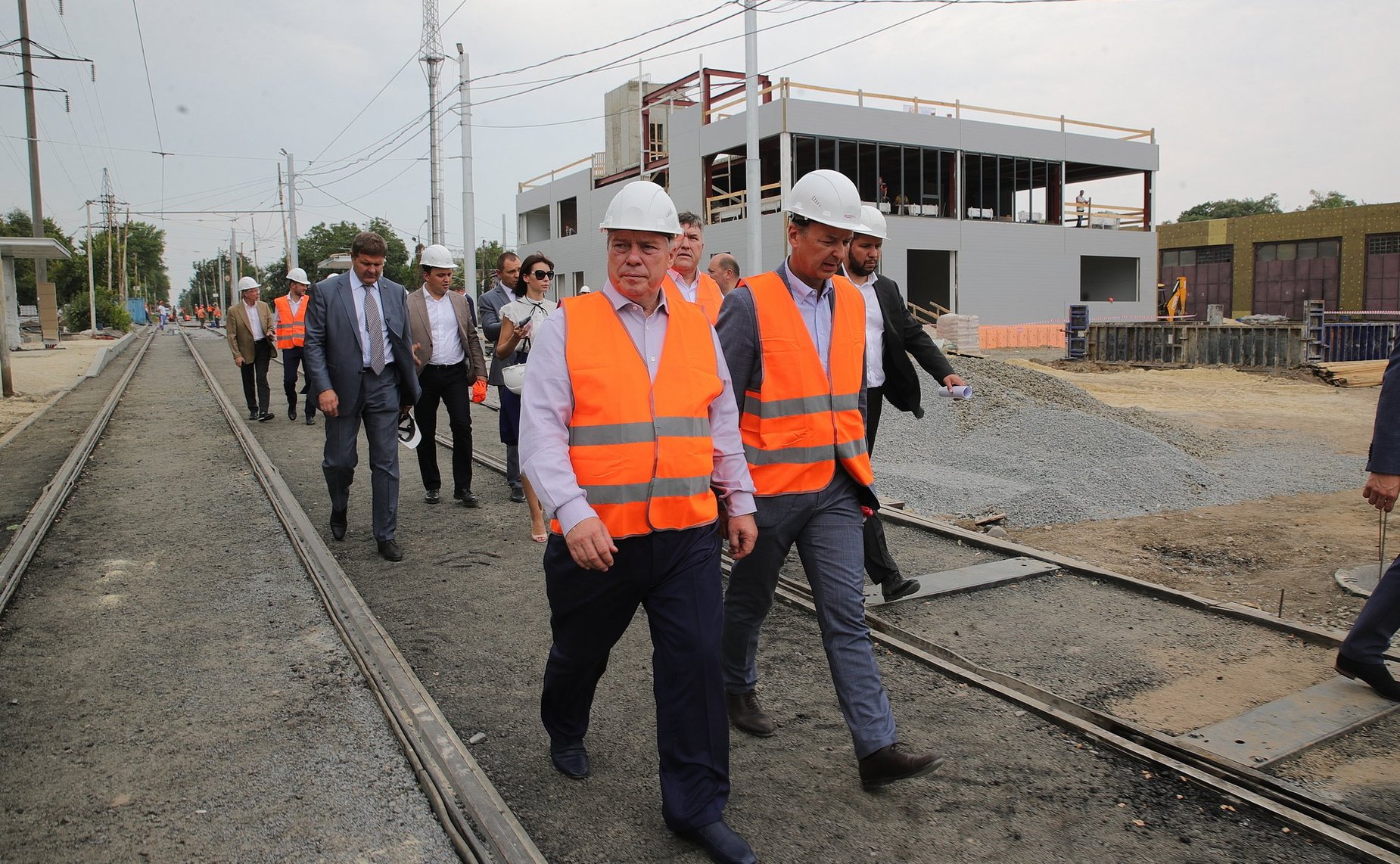 Андрей Яцкин в рамках рабочей поездки в регион осмотрел ход строительства депо и трамвайных путей в Таганроге