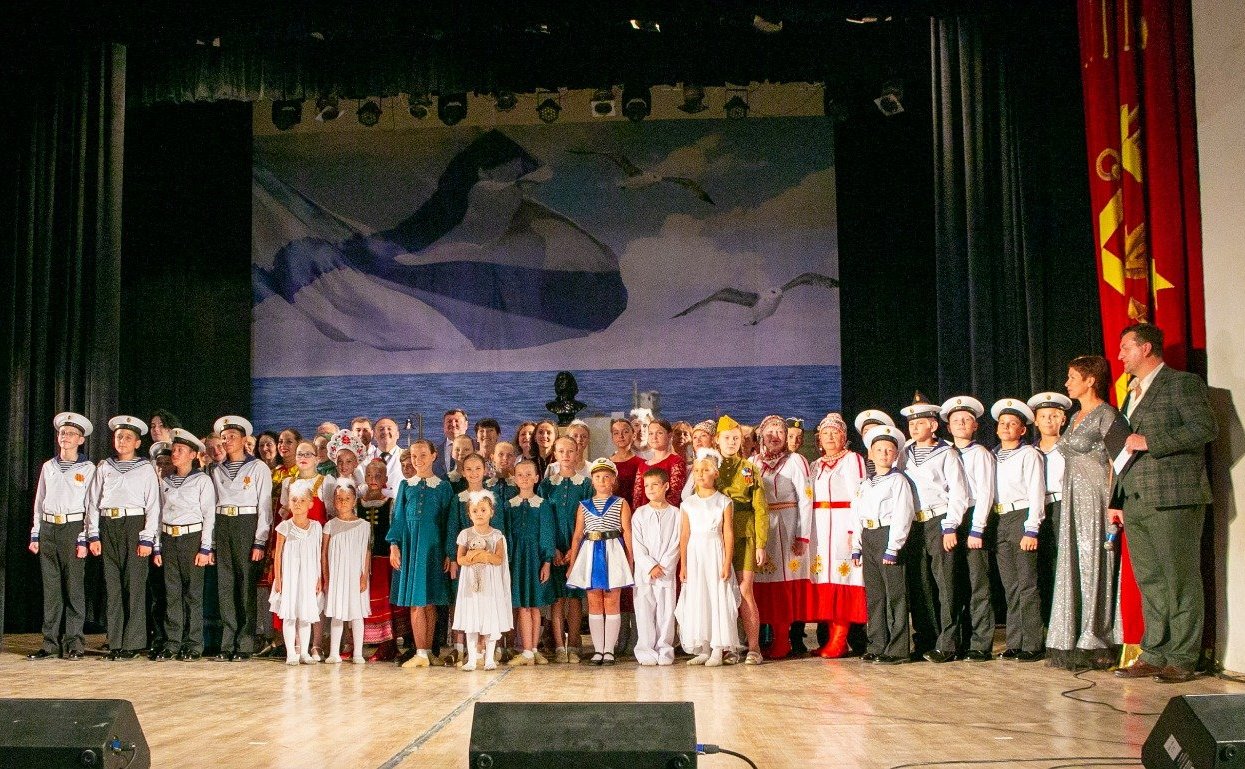 Екатерина Алтабаева и Сергей Колбин приняли участие в мероприятиях фестиваля военно-патриотического искусства «Корабельная сторона»