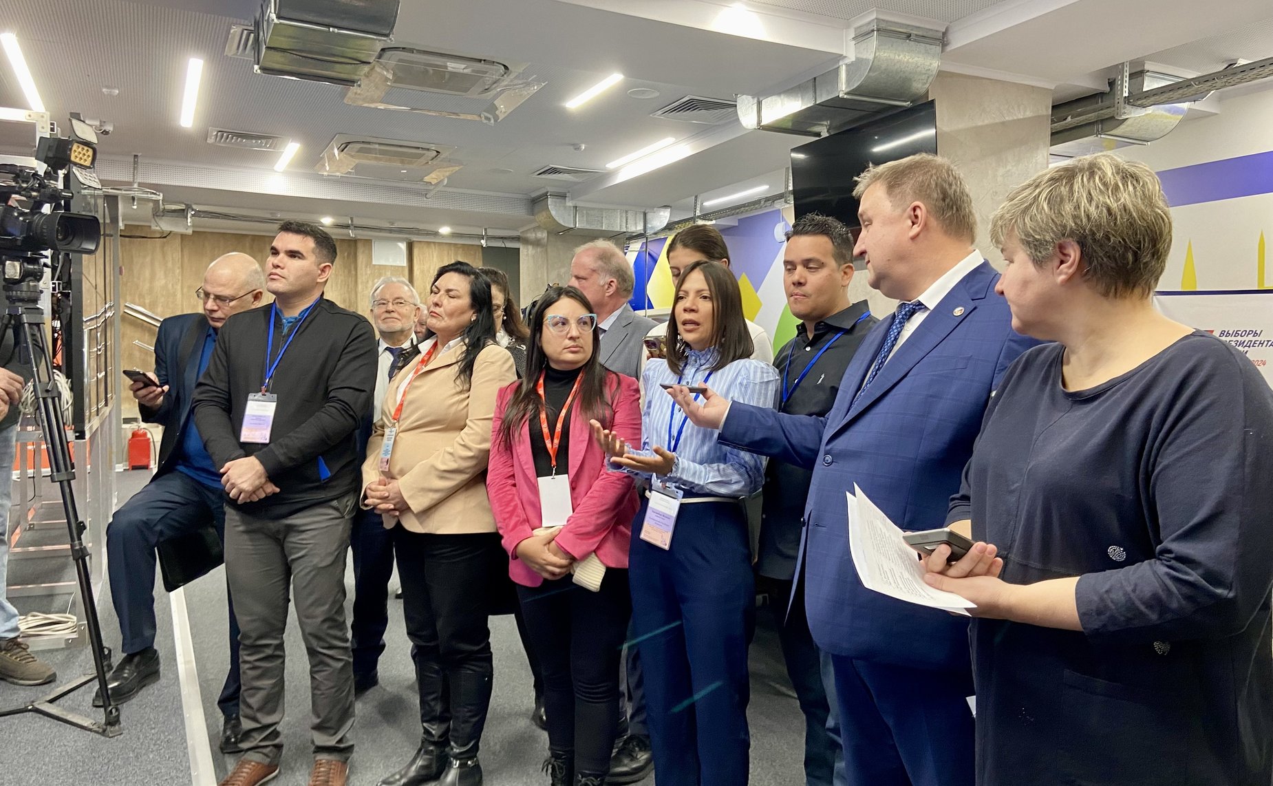 Фарит Мухаметшин провел встречу с международными наблюдателями на выборах Президента России в Самарской области