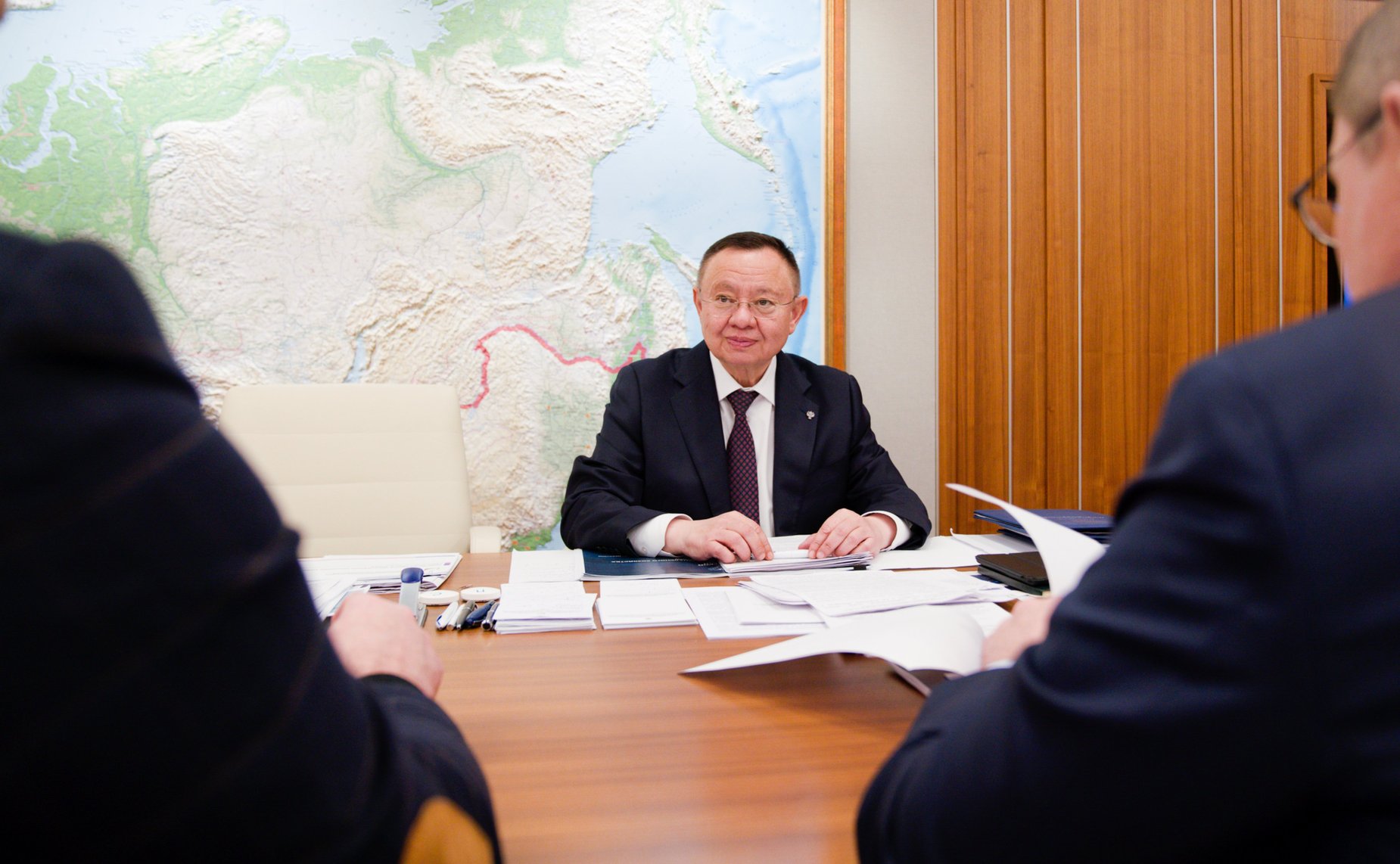 Владимир Якушев провел рабочую встречу с Министром строительства и жилищно-коммунального хозяйства РФ Иреком Файзуллиным и председателем Комитета ГД по строительству и ЖКХ Сергеем Пахомовым