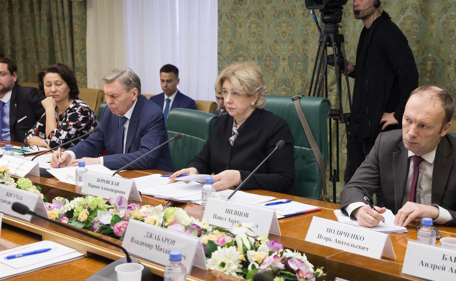 «Круглый стол», посвященный актуальным вопросам совершенствования механизмов по увеличению числа граждан, обучающихся в вузах России