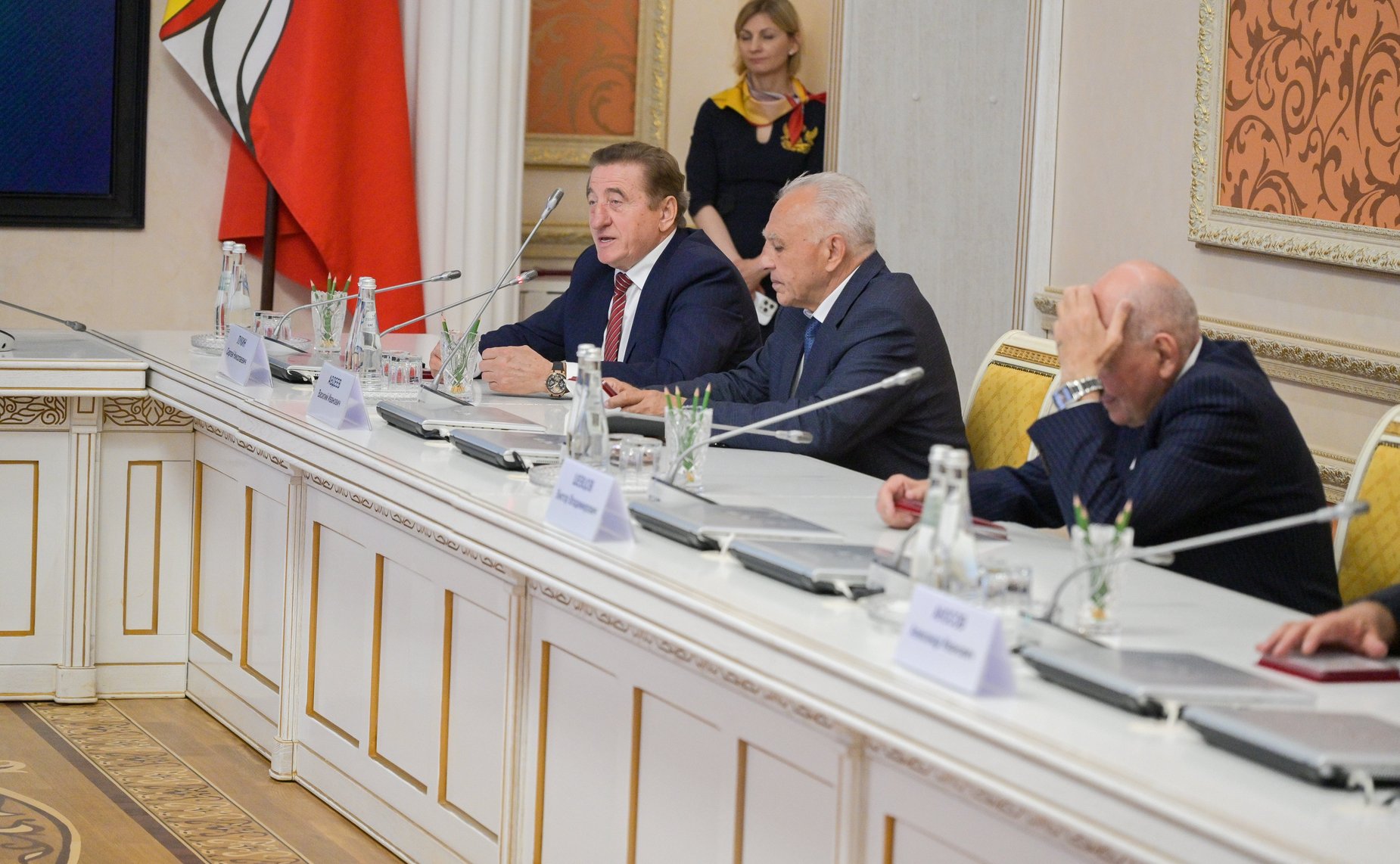 В числе почетных граждан региона сенатор Сергей Лукин награжден медалью «90 лет Воронежской области»