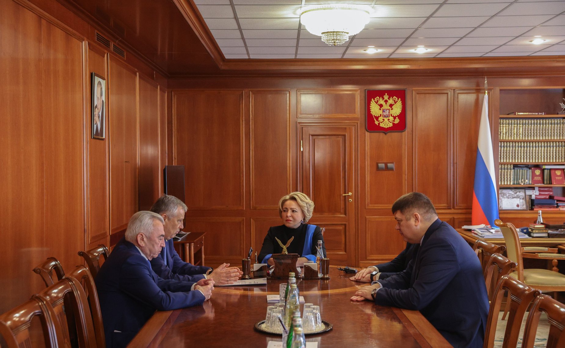 Председатель Совета Федерации Валентина Матвиенко провела встречу c руководством Ленинградской области