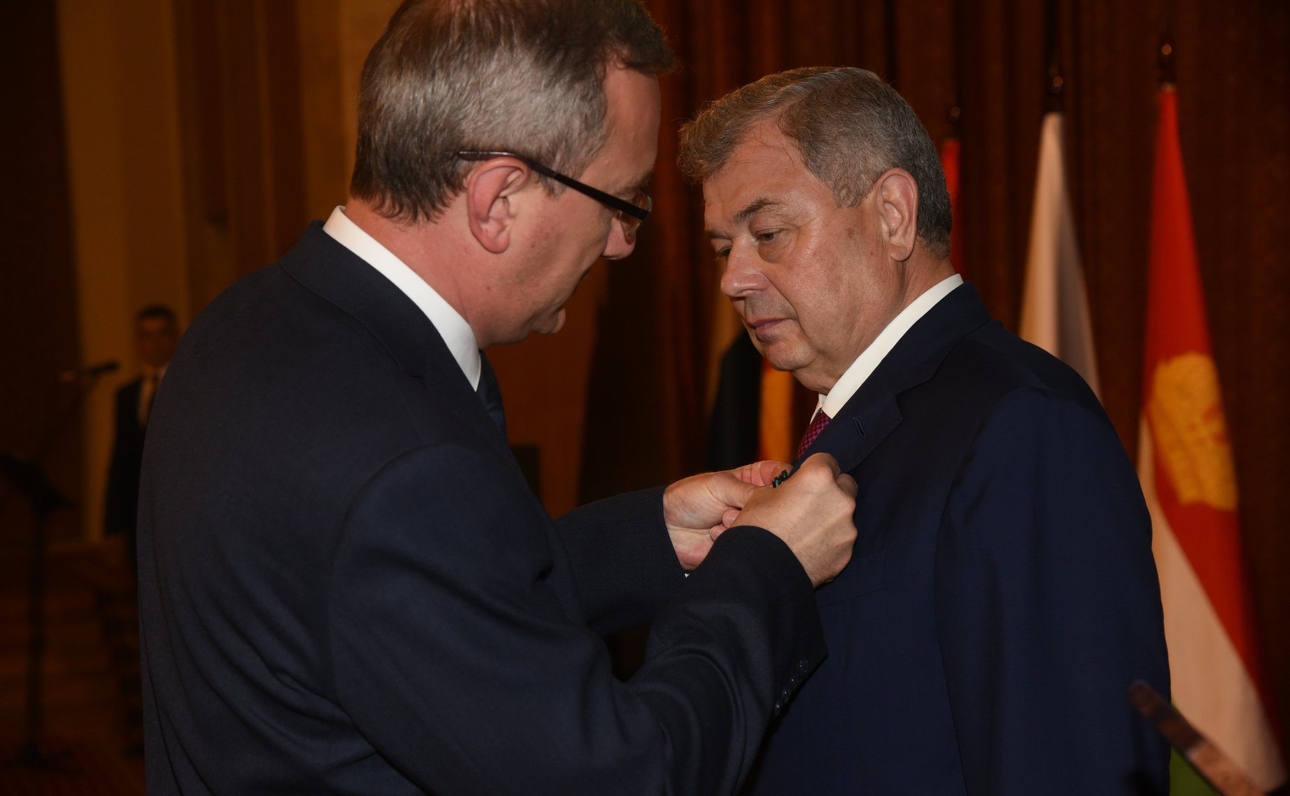 А Артамонову вручен Знак «Почетный гражданин Калужской области»