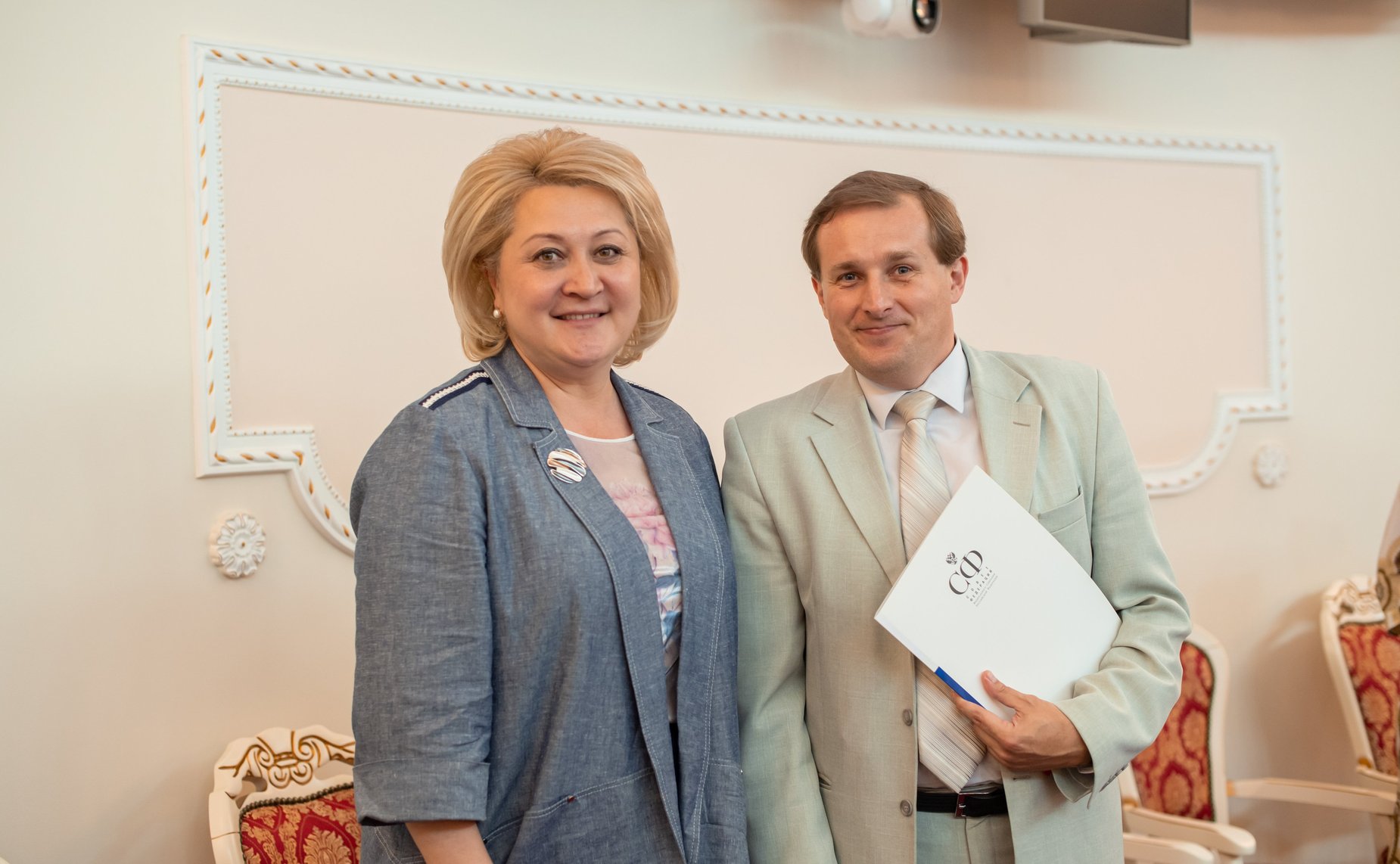 Лилия Гумерова приняла участие в церемонии награждения экспертов и организаторов XIX Всероссийского конкурса молодежных авторских проектов и проектов в сфере образования «Моя страна – Моя Россия»