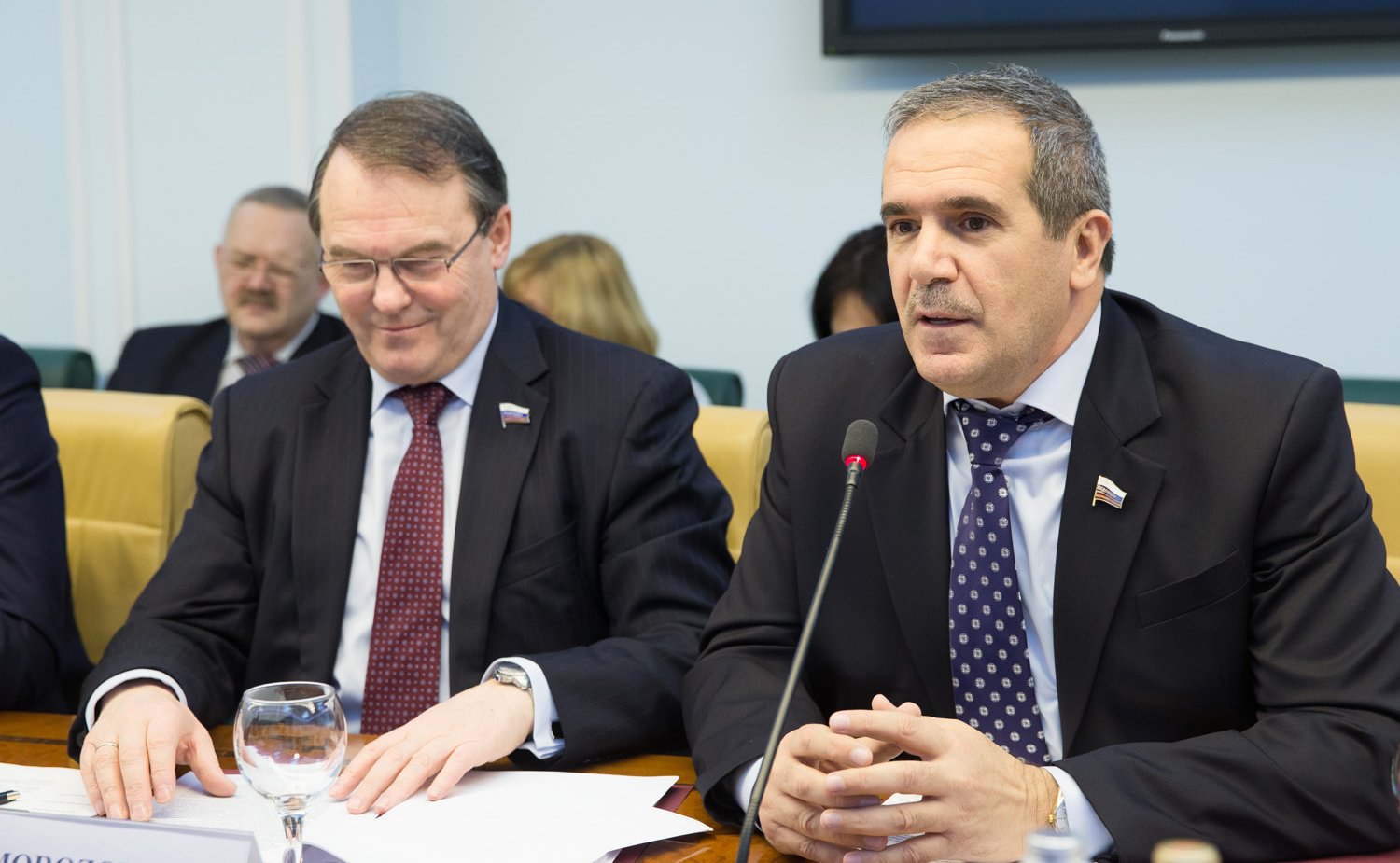 19-12 И. Морозов и З. Сабсаби на встрече с делегацией Комитета по международным делам, обороне и вооруженным силам Сената Французской Республики 3