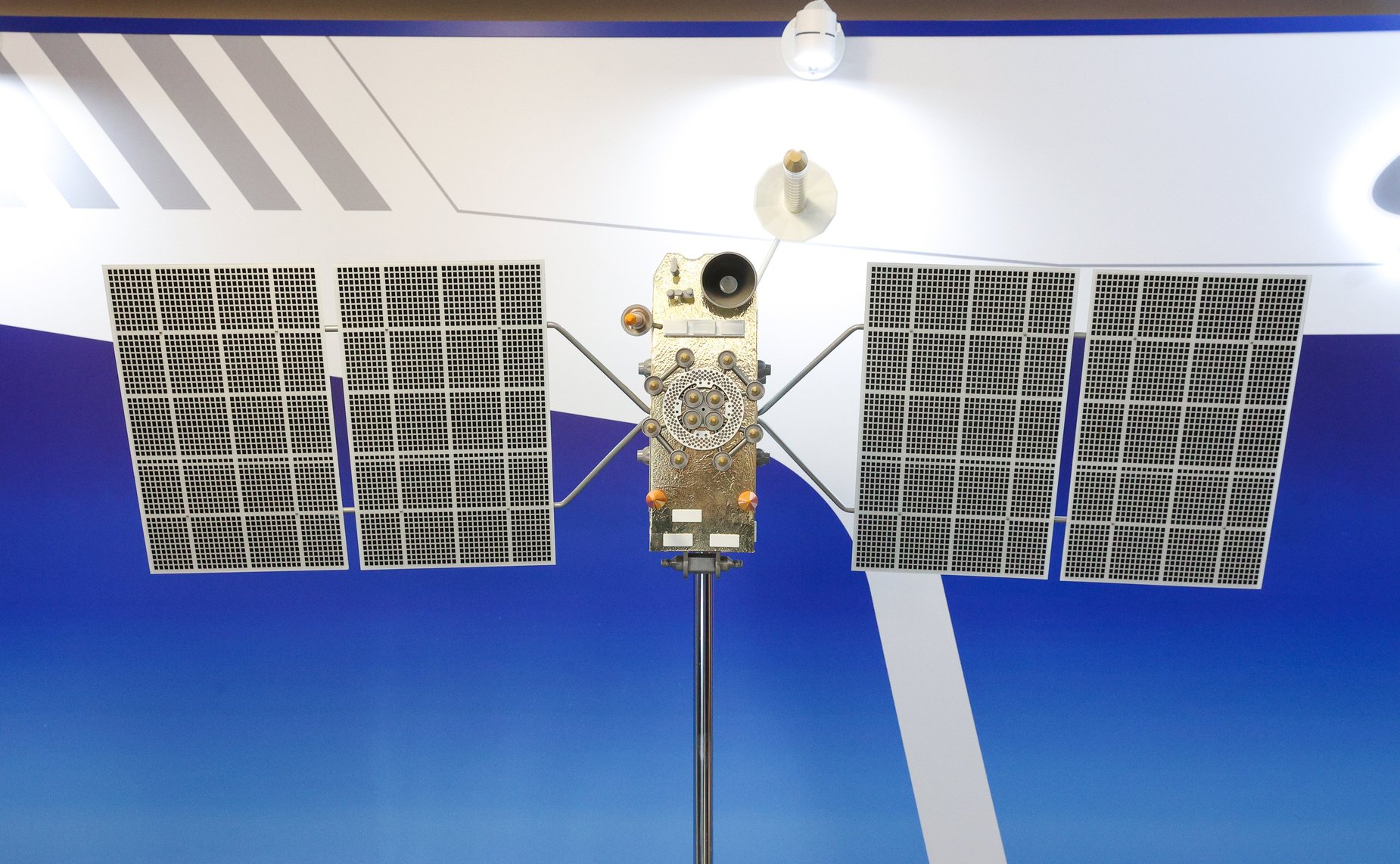 В Совете Федерации состоялось открытие выставки Госкорпорации «Роскосмос»