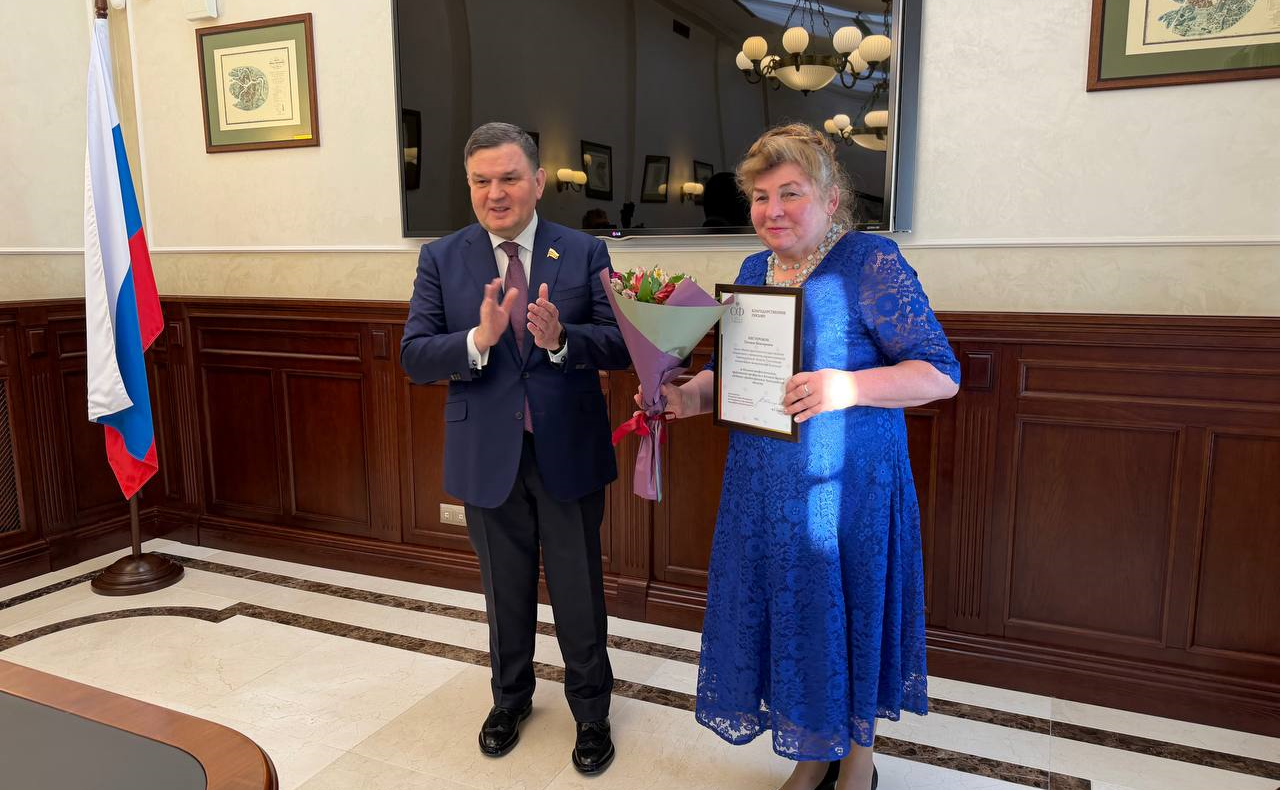 Сергей Перминов вручил сенатские награды землякам-Ленинградцам