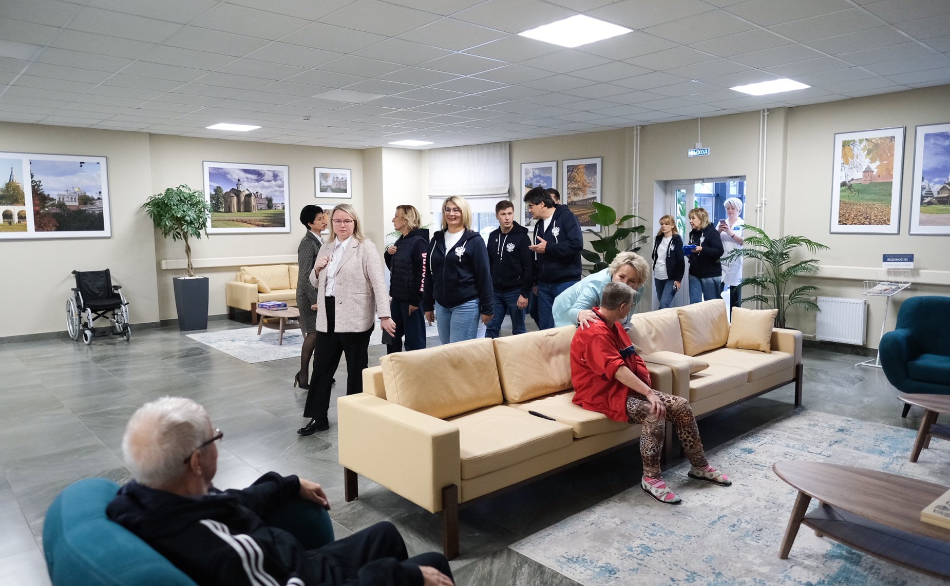 Сенаторы РФ посетили ОАУ социального обслуживания «Дом социальной заботы» (г. Великий Новгород)