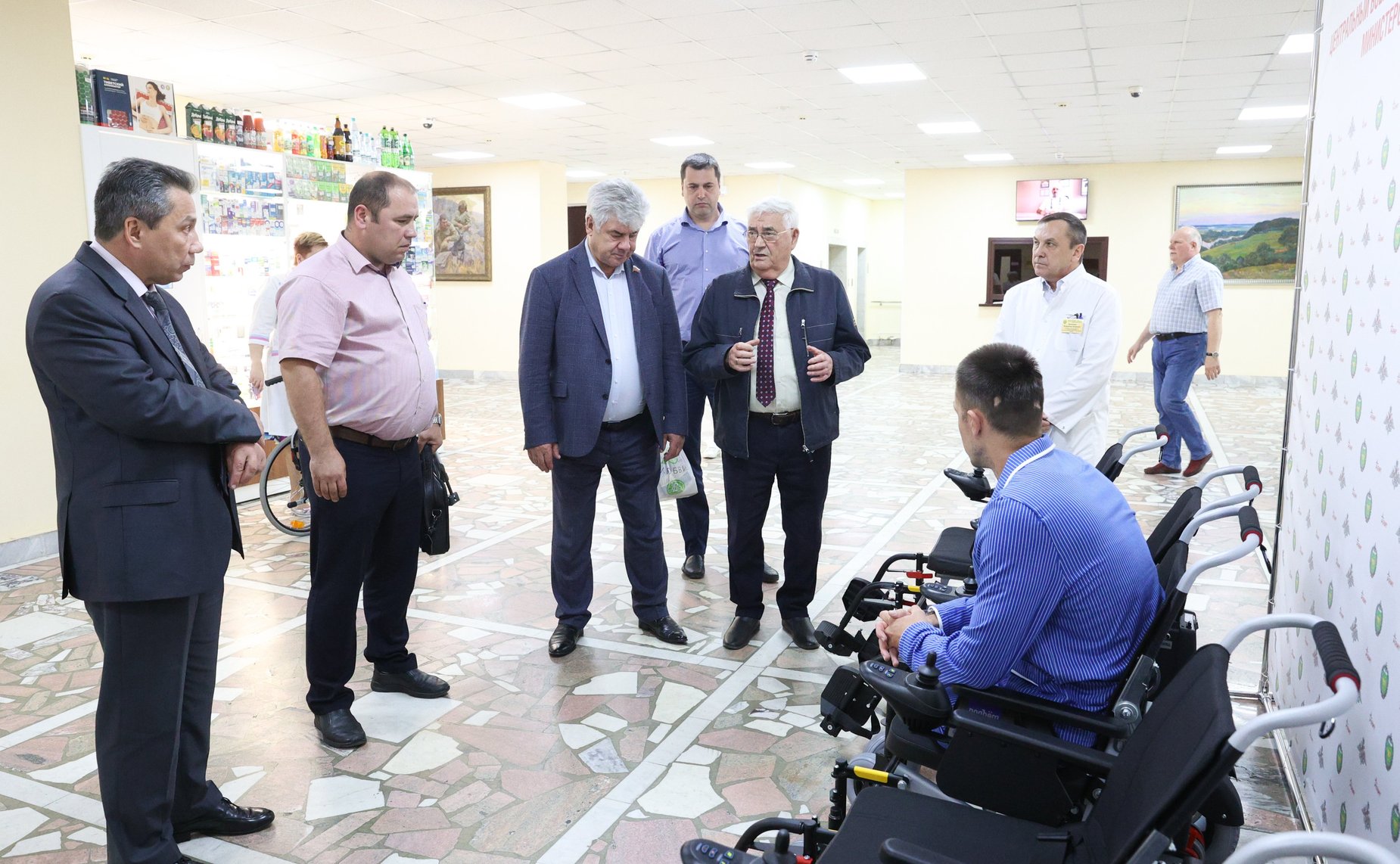 3 июля 2023 года. Официальная передача электроколясок в главный военный клинический госпиталь им. Бурденко и «НМИЦ ВМТ им. А.А. Вишневского»