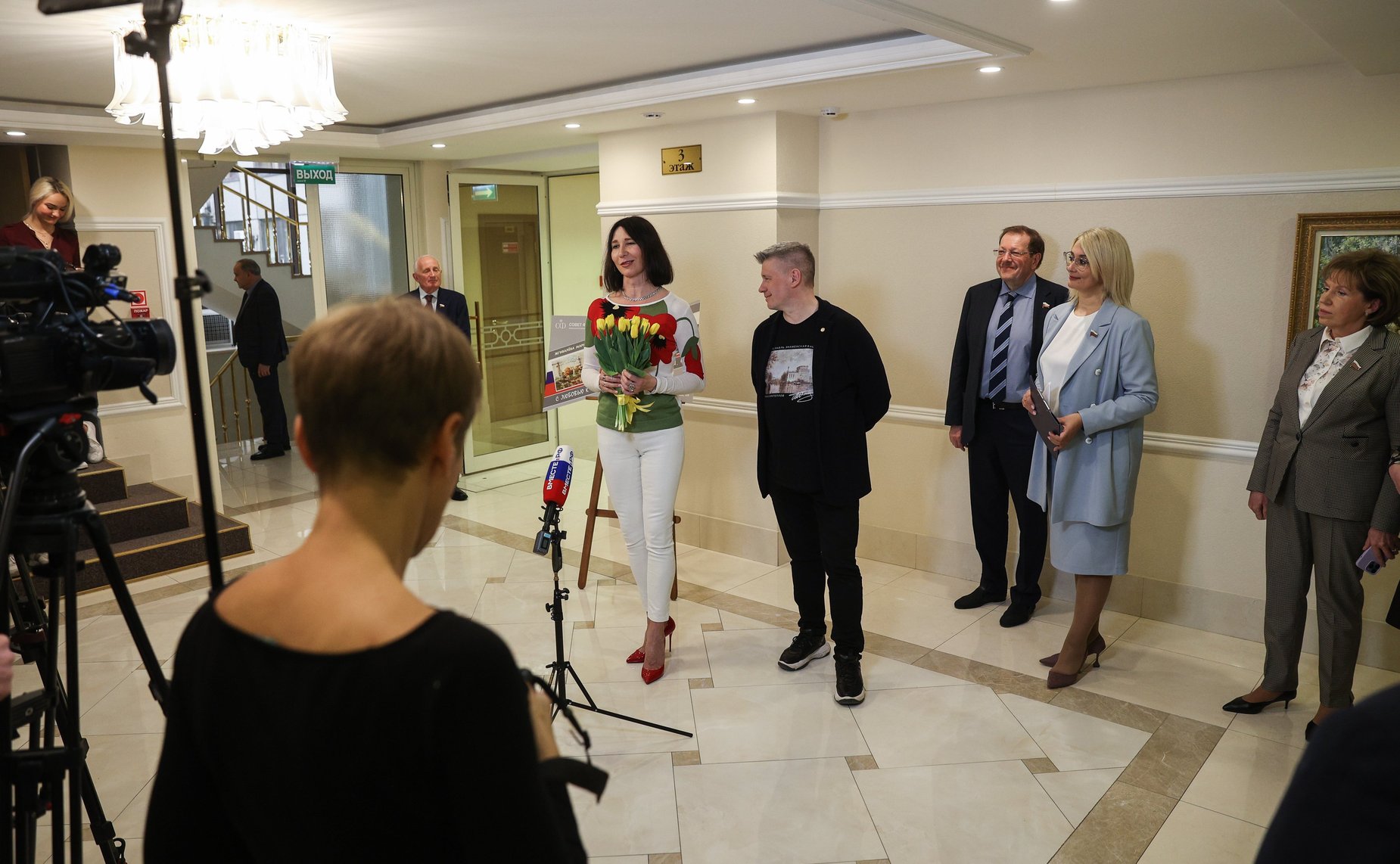 Открытие в Совете Федерации выставки работ художников-членов Ярославского отделения Всероссийской общественной организации «Союз художников России»