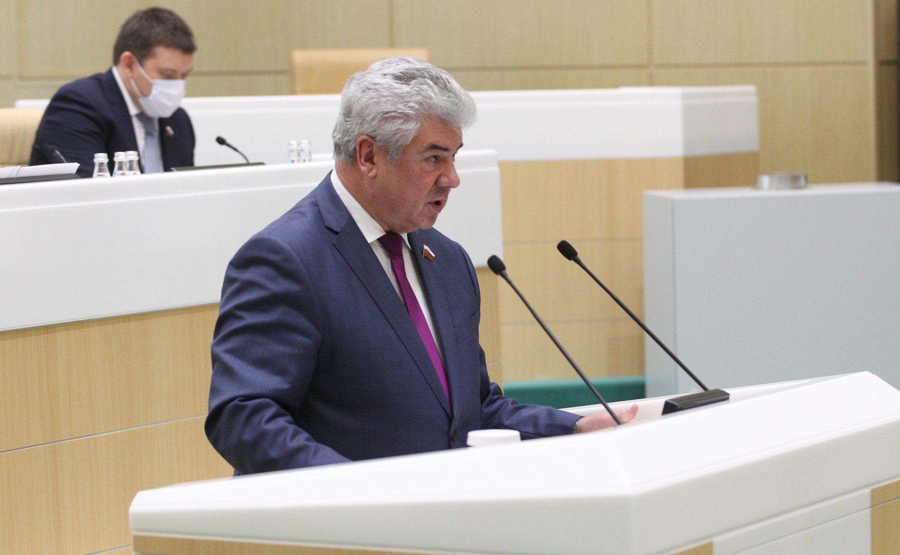 Виктор Бондарев