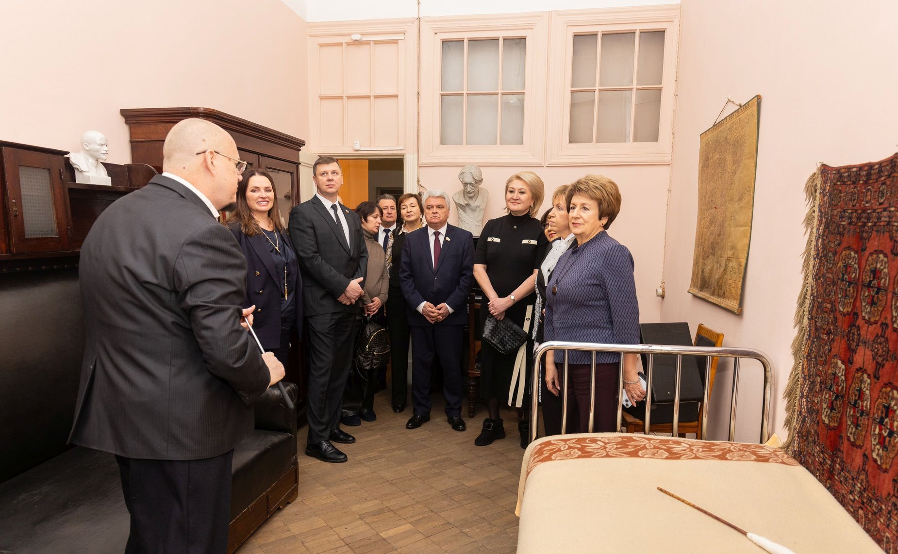 Сенаторы посетили уникальный концерт, который проходит в абсолютной темноте, так как его главные исполнители – незрячие люди