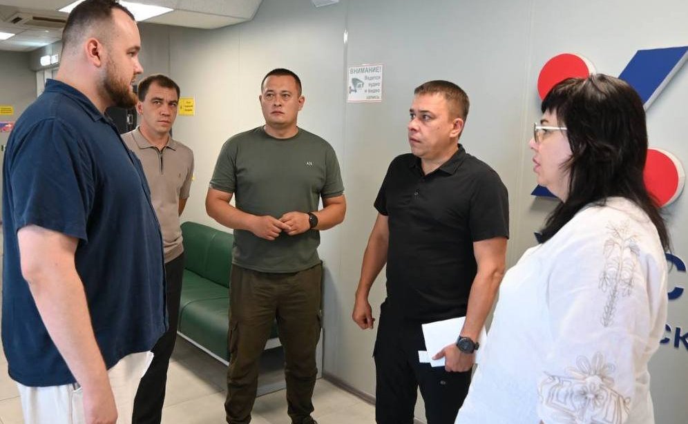 Айрат Гибатдинов посетил ключевые образовательные организации воссоединённых регионов