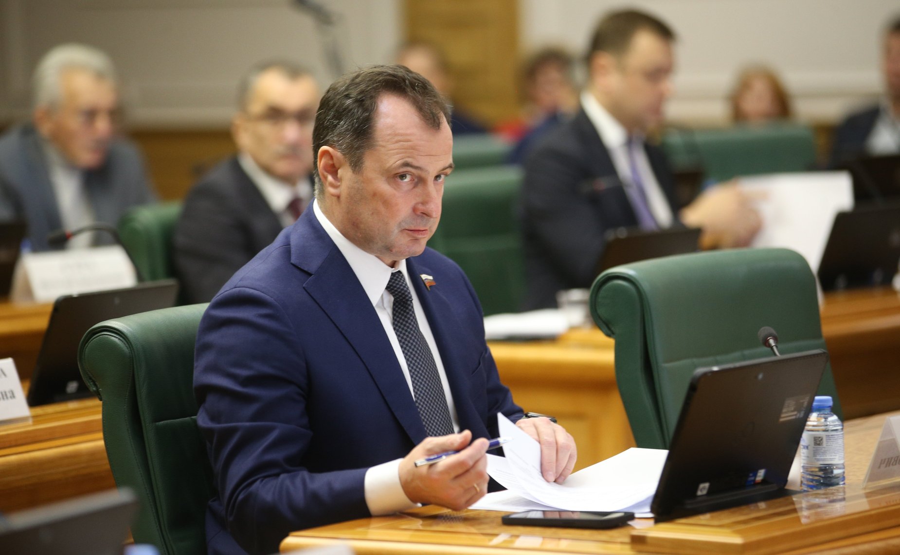 Парламентские слушания «О поддержке импортозамещения продукции, услуг и технологий, критически важных с точки зрения зависимости от импорта, в гражданских отраслях промышленности РФ»