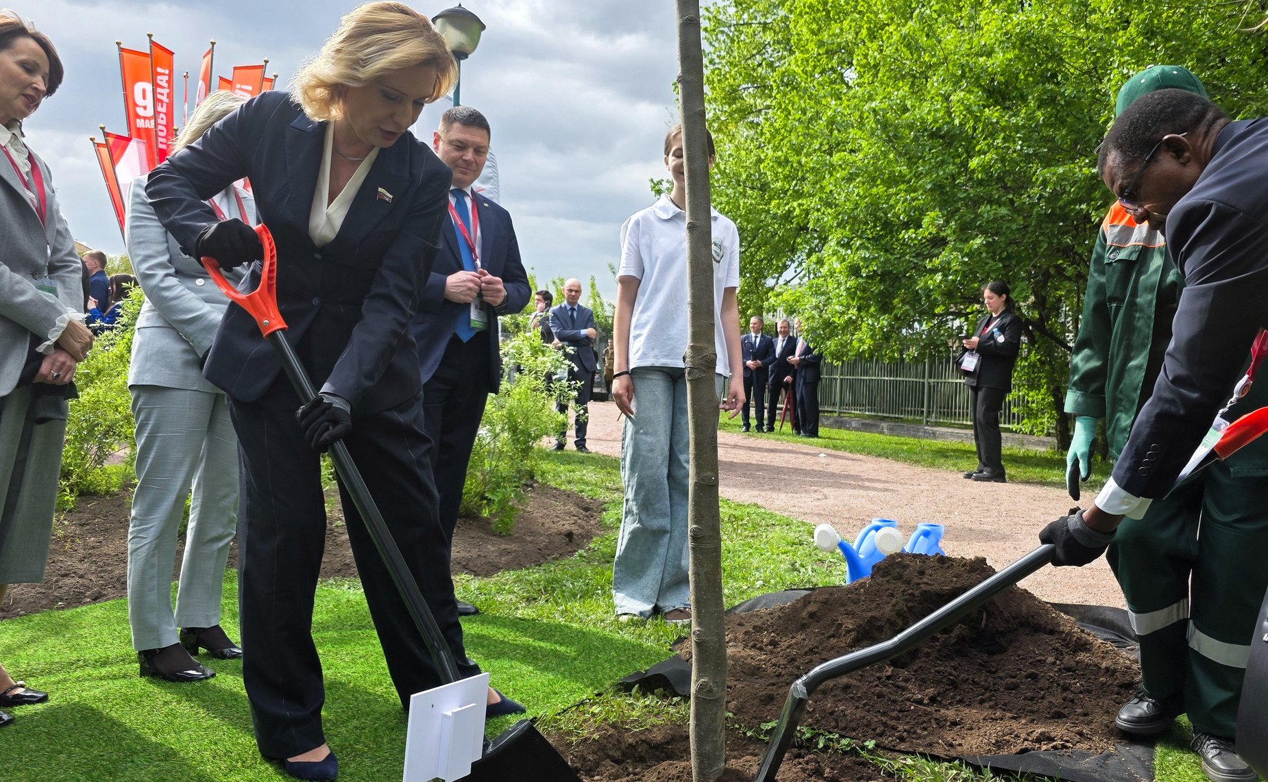 Церемония высадки деревьев в рамках проведения международной эколого-патриотической акции «Сад памяти», приуроченной к году Защитника Отечества