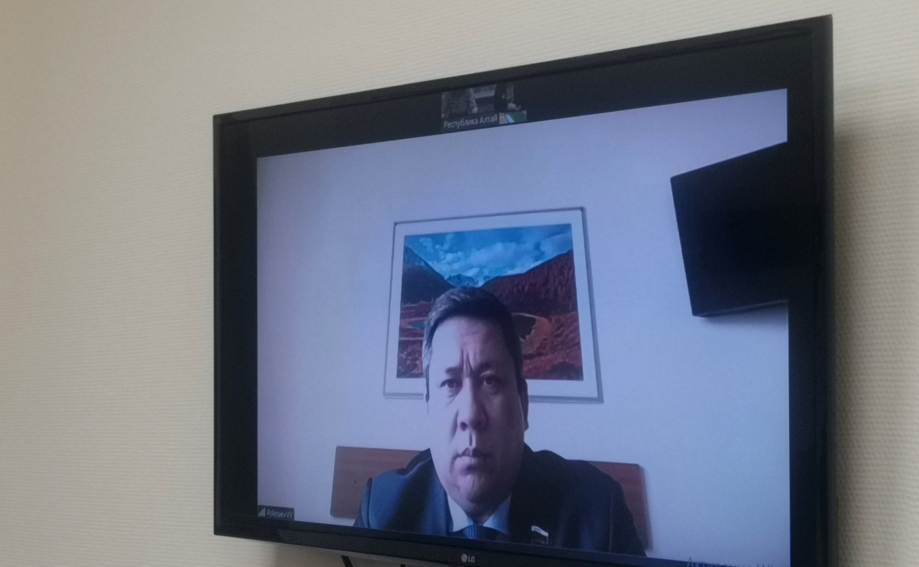 Владимир Полетаев провел прием граждан в онлайн-режиме