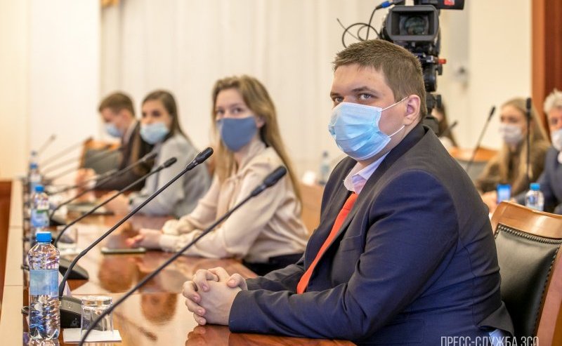 Юрий Воробьев, принял участие в заседании Дискуссионного клуба при Молодежном парламенте Вологодской области