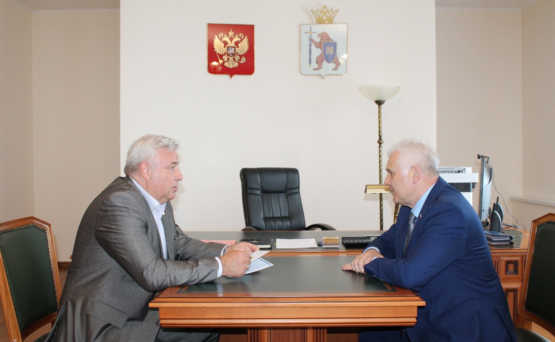 Сергей Мартынов поздравил коллектив АО «ЗПП» с вручением ордена Александра Невского